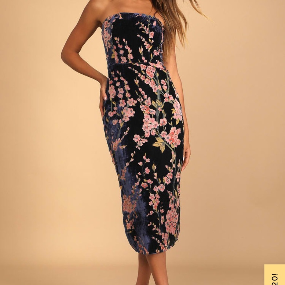 Lulu’s floral midi velvet dress
